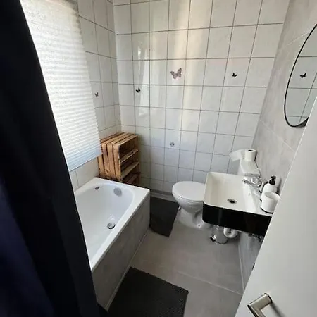 Appartamento Geraeumige 3-zimmerwohnung Dazu 2 Kuechen Und 2 Badezimmer Plaidt