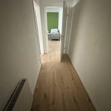 Geraeumige 3-zimmerwohnung Dazu 2 Kuechen Und 2 Badezimmer Plaidt