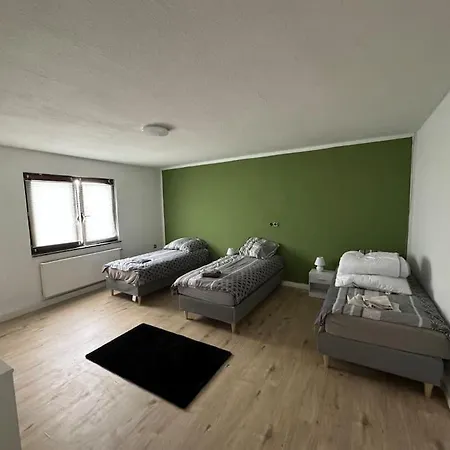 Appartamento Geraeumige 3-zimmerwohnung Dazu 2 Kuechen Und 2 Badezimmer