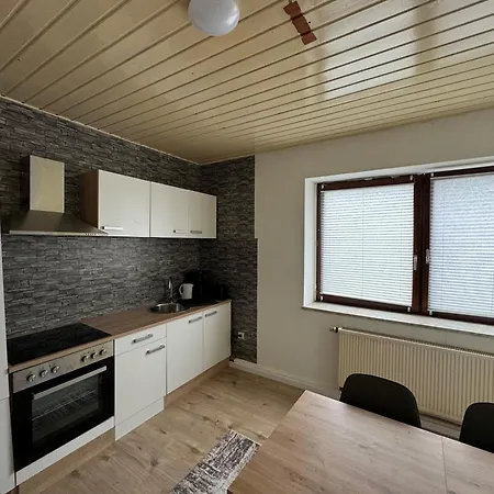 Geraeumige 3-zimmerwohnung Dazu 2 Kuechen Und 2 Badezimmer Appartamento