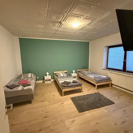 Geraeumige 3-zimmerwohnung Dazu 2 Kuechen Und 2 Badezimmer Plaidt