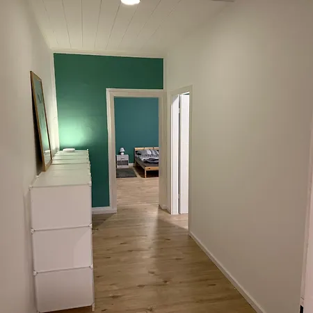 Appartamento Geraeumige 3-zimmerwohnung Dazu 2 Kuechen Und 2 Badezimmer *